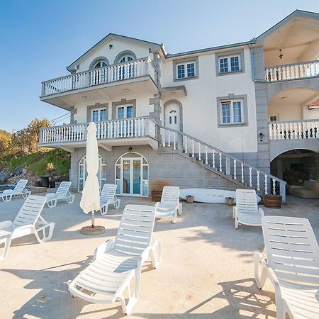 Apartments Elena Tivat Exterior photo