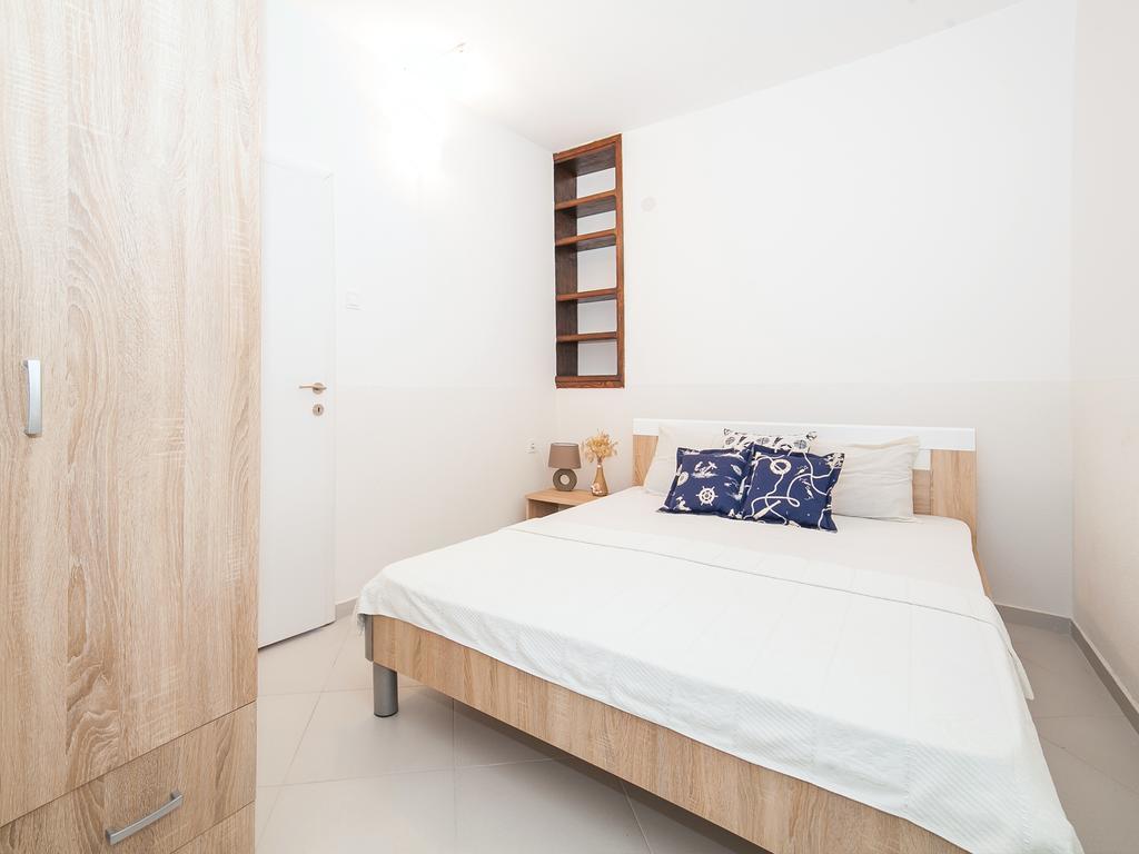 Apartments Elena Tivat Exterior photo