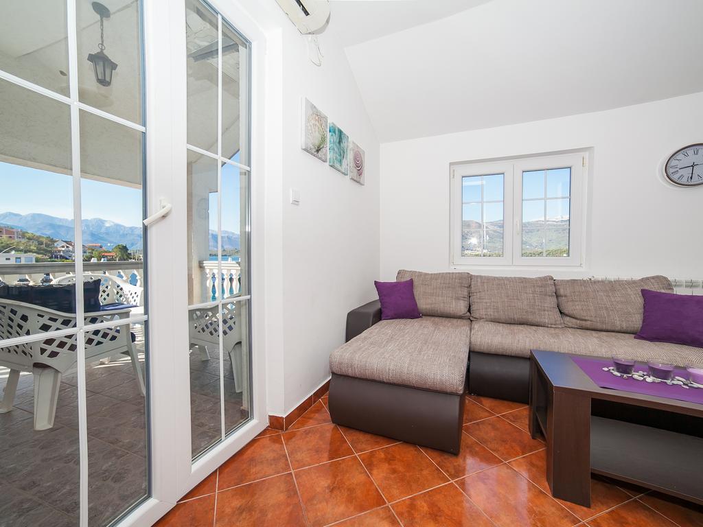 Apartments Elena Tivat Exterior photo