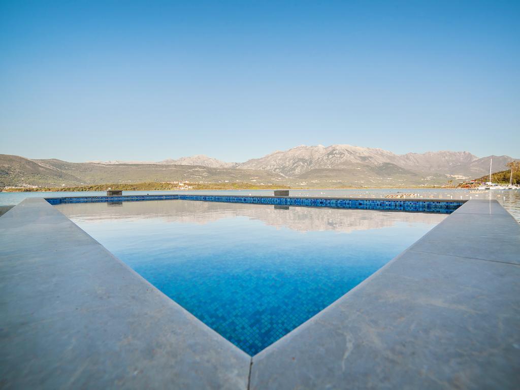 Apartments Elena Tivat Exterior photo