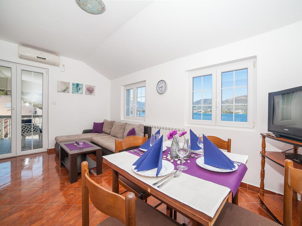 Apartments Elena Tivat Exterior photo