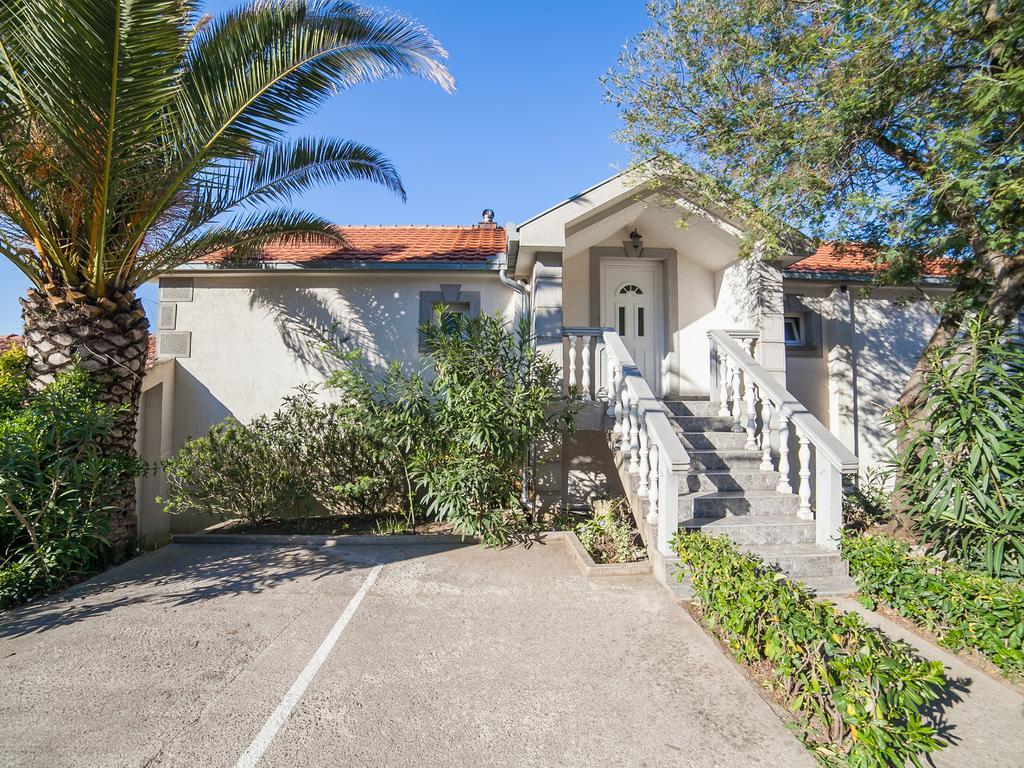 Apartments Elena Tivat Exterior photo