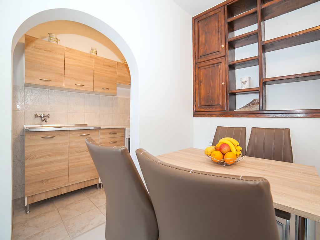 Apartments Elena Tivat Exterior photo