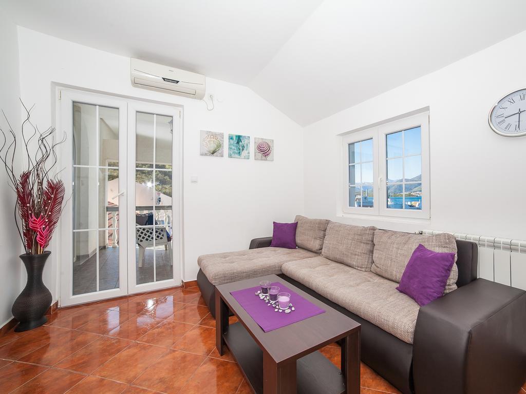 Apartments Elena Tivat Exterior photo