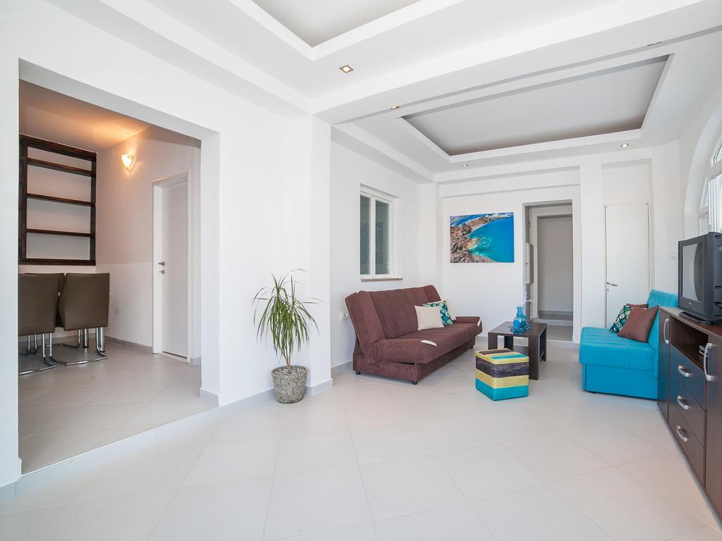 Apartments Elena Tivat Exterior photo